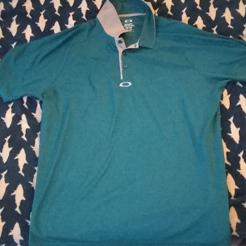Oakley Men's golf shirt
